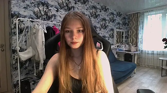 Snapshot of Princess_Mira chatting on July 10, 2026, 11:35 am Princess Mira online show from July 10, 2026, 11:35 am