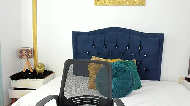 AmberKayleigh online show from June 1, 2026, 1:57 pm