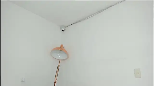 Melaniie Hill online show from May 16, 2026, 11:42 am