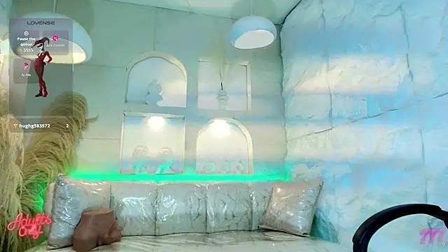 Moon Red r online show from April 18, 2026, 1:09 am