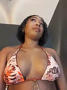 Snapshot of Chloe_LaurentXXX chatting on May 20, 2026, 4:46 pm Chloe LaurentXXX online show from May 20, 2026, 4:46 pm