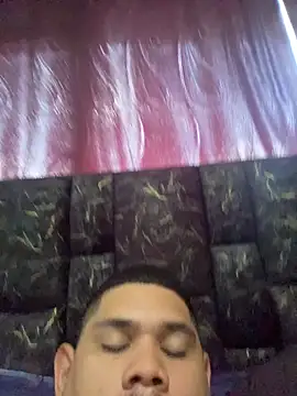 Andrew2428 online show from April 18, 2026, 4:11 pm