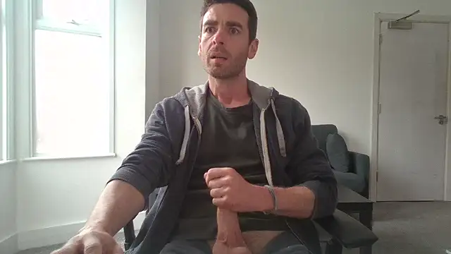Snapshot of frenchbdmaninlondon chatting on June 11, 2026, 2:04 pm frenchbdmaninlondon online show from June 11, 2026, 2:04 pm