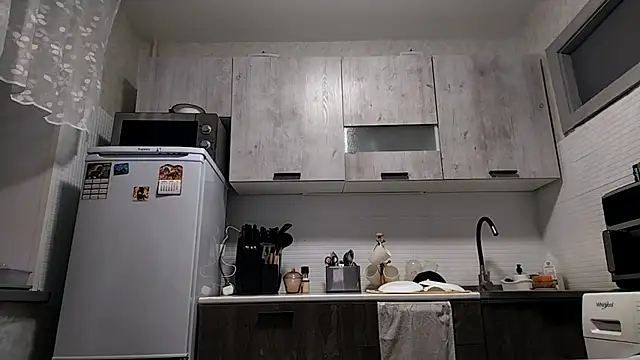 LatanyaDaivs online show from April 18, 2026, 7:07 pm