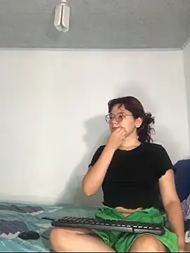 Snapshot of Evaa_02 chatting on June 2, 2026, 11:56 am Evaa 02 online show from June 2, 2026, 11:56 am