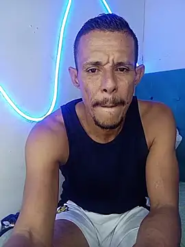 Snapshot of El_junior21 chatting on May 18, 2026, 11:21 pm El junior21 online show from May 18, 2026, 11:21 pm