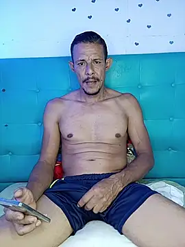 Snapshot of El_junior21 chatting on May 22, 2026, 10:48 pm El junior21 online show from May 22, 2026, 10:48 pm