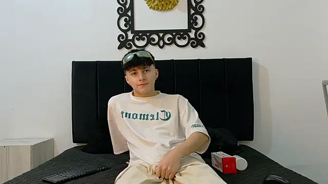 LunayDream online show from June 13, 2026, 11:41 am