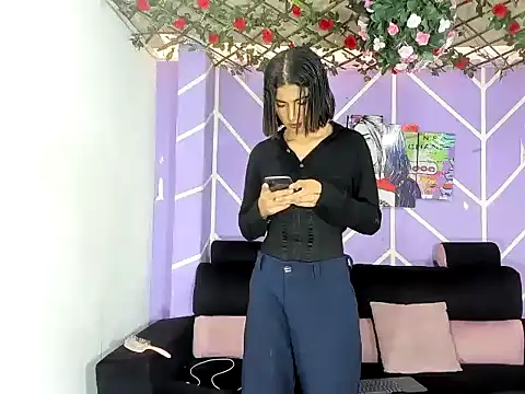 DAHNE HOT  online show from May 11, 2026, 7:11 pm