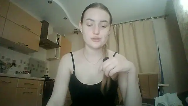 Lisanta online show from June 26, 2026, 6:12 pm