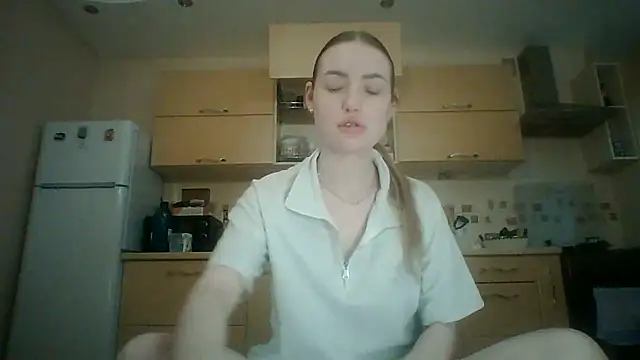 Lisanta online show from July 8, 2026, 2:49 am