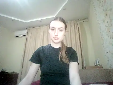 Lisanta online show from August 1, 2026, 8:52 pm