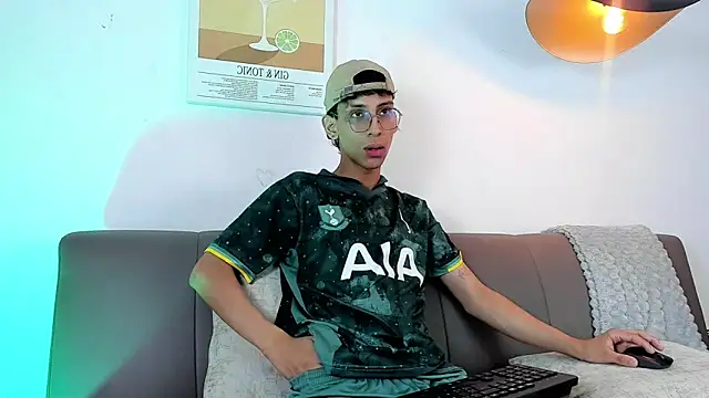 Snapshot of dax_blaze chatting on May 8, 2026, 12:43 pm dax blaze online show from May 8, 2026, 12:43 pm