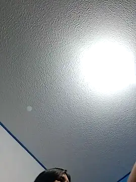 vanezasss online show from June 13, 2026, 9:29 am