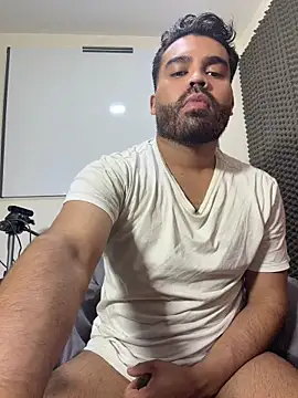LucaLaurent online show from May 3, 2026, 10:32 am