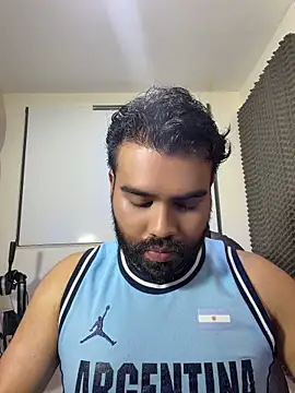 LucaLaurent online show from May 17, 2026, 11:34 pm