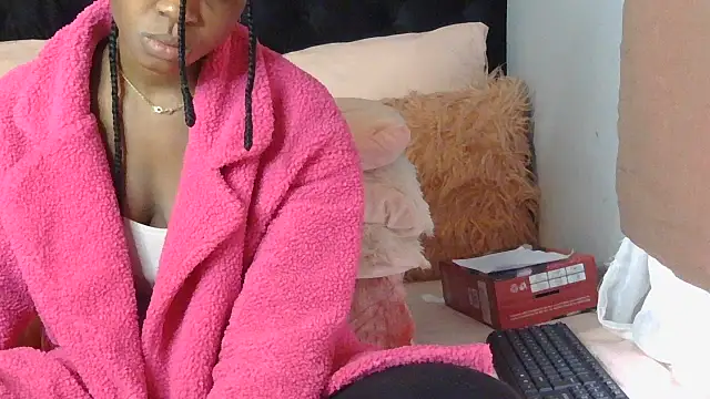 Snapshot of julianaa19 chatting on June 10, 2026, 6:12 am julianaa19 online show from June 10, 2026, 6:12 am