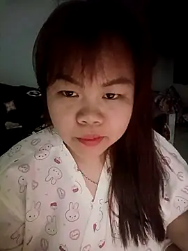 Truxcy1 online show from May 3, 2026, 6:08 am