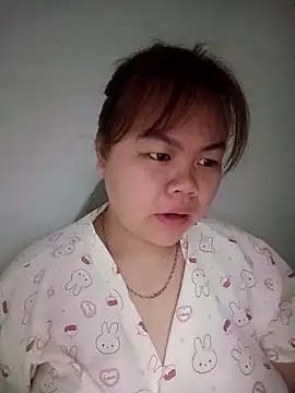 Truxcy1 online show from May 12, 2026, 12:52 am