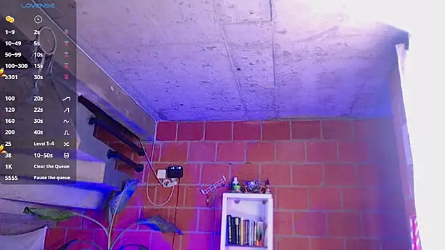 Valerymoon19 online show from June 22, 2026, 5:43 pm
