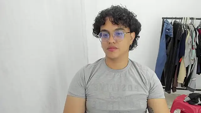 Donatello versus online show from April 21, 2026, 2:51 am