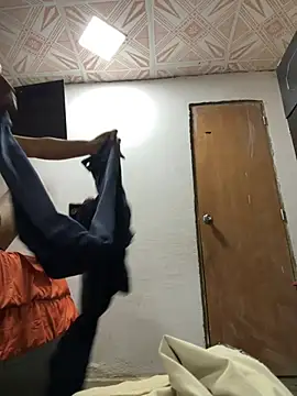 Boy-hot  online show from April 21, 2026, 12:00 pm