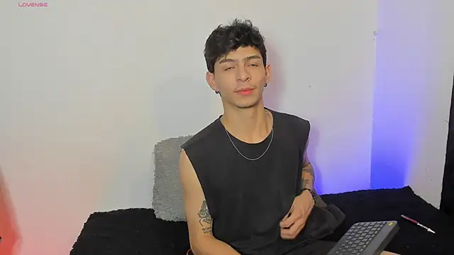  IanLark online show from May 19, 2026, 12:27 am