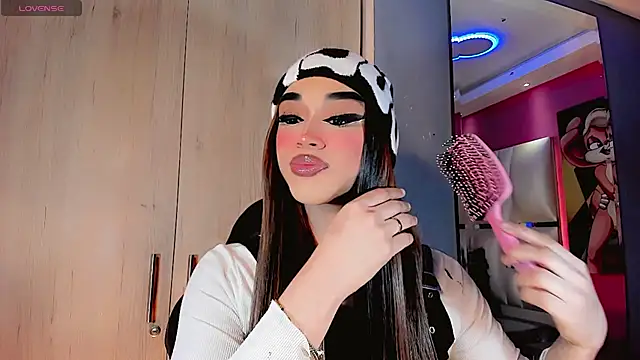 Snapshot of Camila_Vasquezz1 chatting on July 4, 2026, 11:27 am Camila Vasquezz1 online show from July 4, 2026, 11:27 am