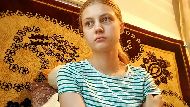 LunaLaday online show from July 3, 2026, 2:40 am