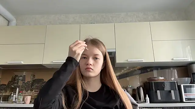 KatharineMoller online show from May 14, 2026, 7:04 am