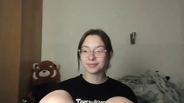 JuicyErika online show from May 22, 2026, 10:37 pm