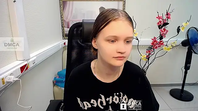  donnaSia  online show from July 16, 2026, 9:59 am