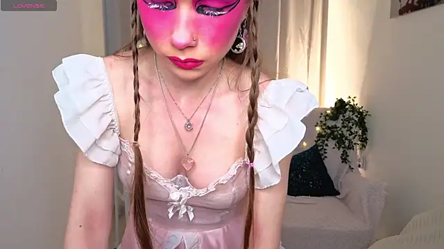 KarenRosee online show from May 13, 2026, 4:59 pm