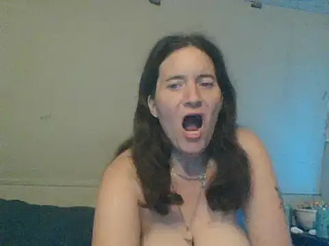 Mini83 online show from May 11, 2026, 8:39 pm