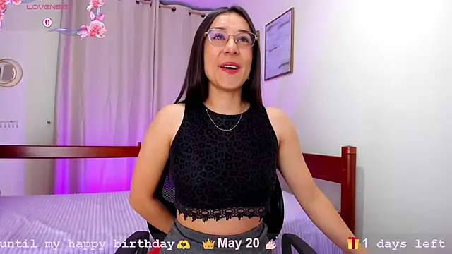 Elisabetta Amour online show from May 19, 2026, 10:10 am