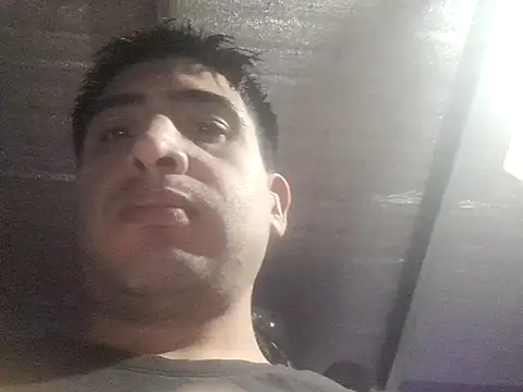 Parejas-2026 online show from May 4, 2026, 7:54 pm