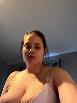 Snapshot of Poppylooloo chatting on April 25, 2026, 7:00 pm Poppylooloo online show from April 25, 2026, 7:00 pm