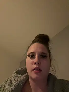 Snapshot of Poppylooloo chatting on May 12, 2026, 7:55 pm Poppylooloo online show from May 12, 2026, 7:55 pm