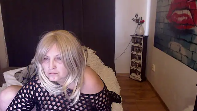 Divineblond online show from February 25, 2025, 7:47 pm