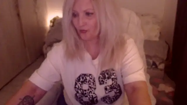 Divineblond online show from March 7, 2026, 8:39 pm