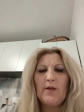 Divineblond online show from March 8, 2026, 9:51 pm