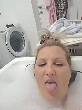 Divineblond online show from March 14, 2026, 6:46 pm