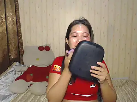 ur prettychelsie online show from May 25, 2026, 7:20 pm