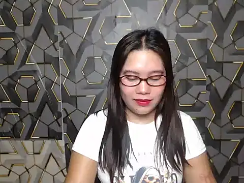ur prettychelsie online show from June 4, 2026, 11:27 am