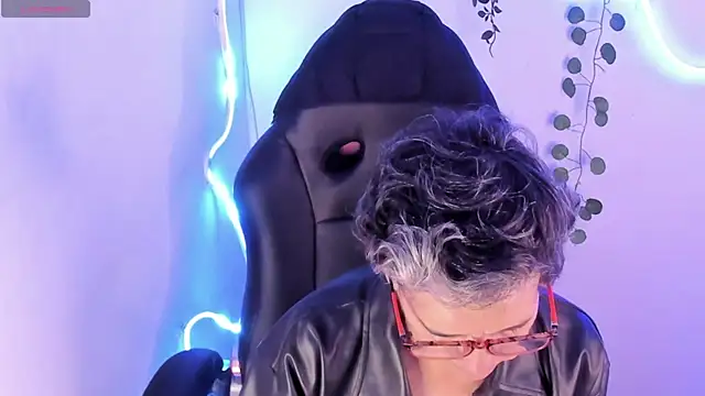 selena ferreira online show from April 28, 2026, 11:26 am