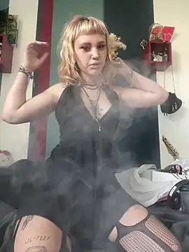 Darkutie online show from April 26, 2026, 8:23 am