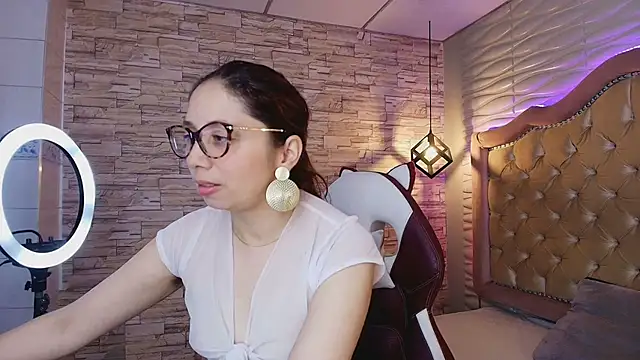 Snapshot of stephaniesun_ chatting on April 27, 2026, 1:20 pm stephaniesun online show from April 27, 2026, 1:20 pm