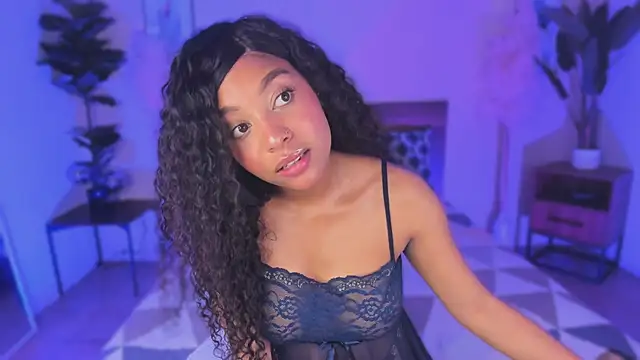 Snapshot of Lynncute chatting on May 2, 2026, 3:44 am Lynncute online show from May 2, 2026, 3:44 am