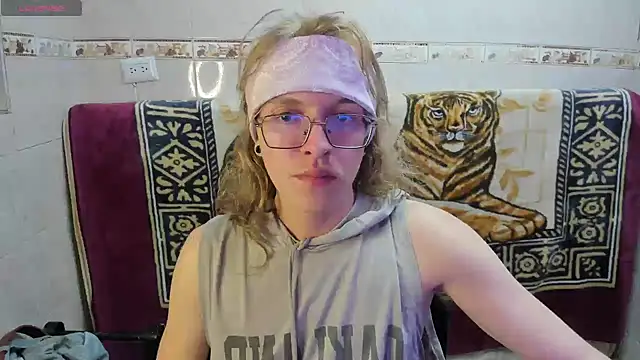 Jinnbooky online show from June 21, 2026, 5:54 am