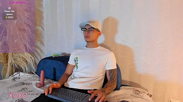 Snapshot of Alan_Salazar chatting on June 12, 2026, 5:34 pm Alan Salazar online show from June 12, 2026, 5:34 pm